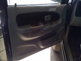 2001 TOYOTA TACOMA, BLACK, SR5 MODEL, EXTD CAB, 3.4L, AT,  4WD. Z26380